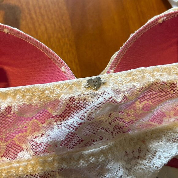 PINK White Lace Push-Up Bralette! - Picture 6 of 6